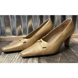 Women’s Terry Lewis Classic Luxuries Gold Leather Upper Heel Shoes Size 8 1/2 W
